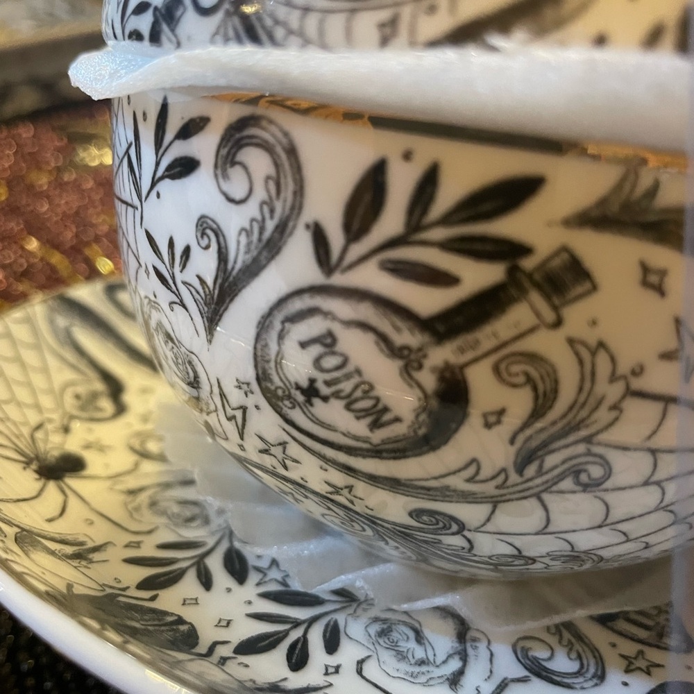 GRACE TEAWARE NEW Gothic Tea For 1 With Skulls And Moth Design Teapot/Teacup Set - Picture 10 of 16